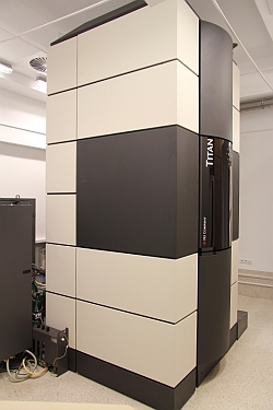 Laboratorium mikroskopii - Transmisyjna mikroskopia elektronowa - TYTAN