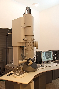 Laboratorium mikroskopii - Transmisyjna mikroskopia elektronowa - TECNAI